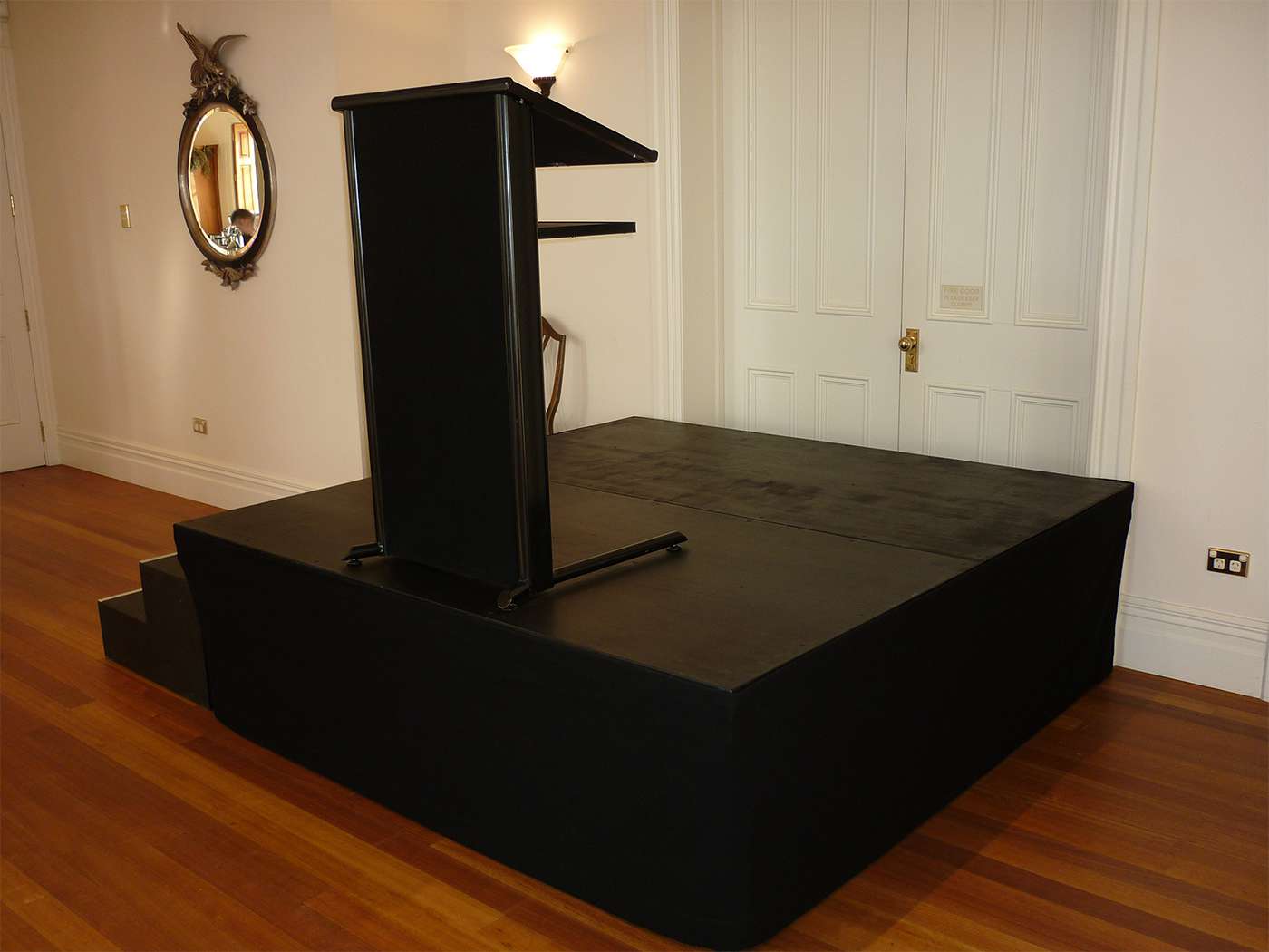 600mm high stage with steps and lectern